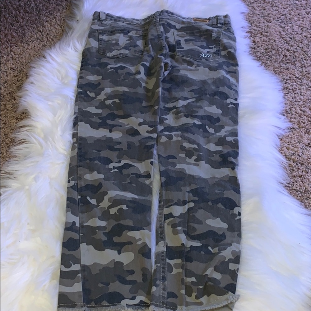 JEANS - Picture 2 of 2